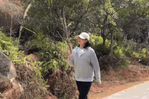 100-Speed Display Screen Neck Hanging Fan